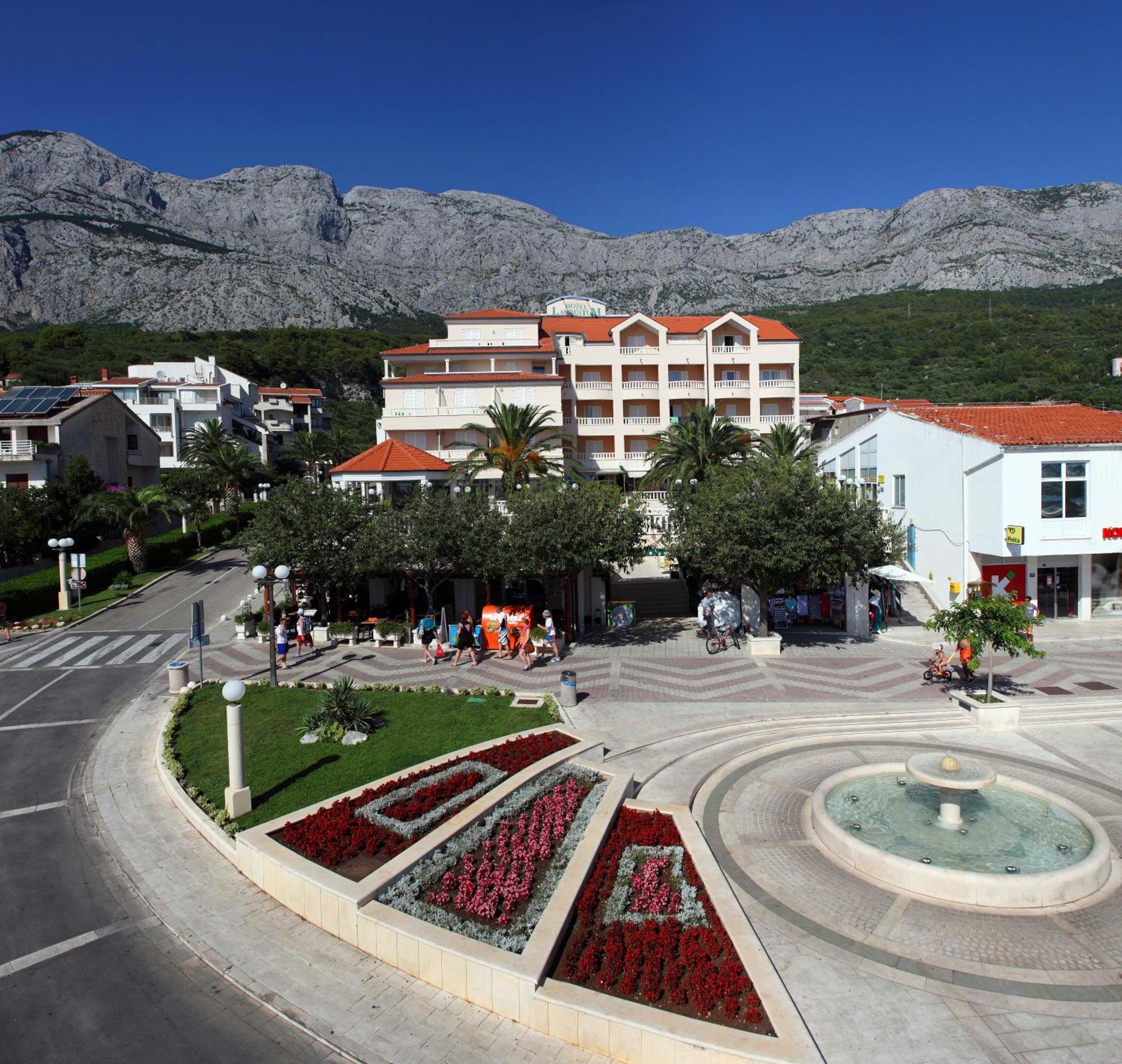 Hotel Laurentum Tučepi Exterior foto