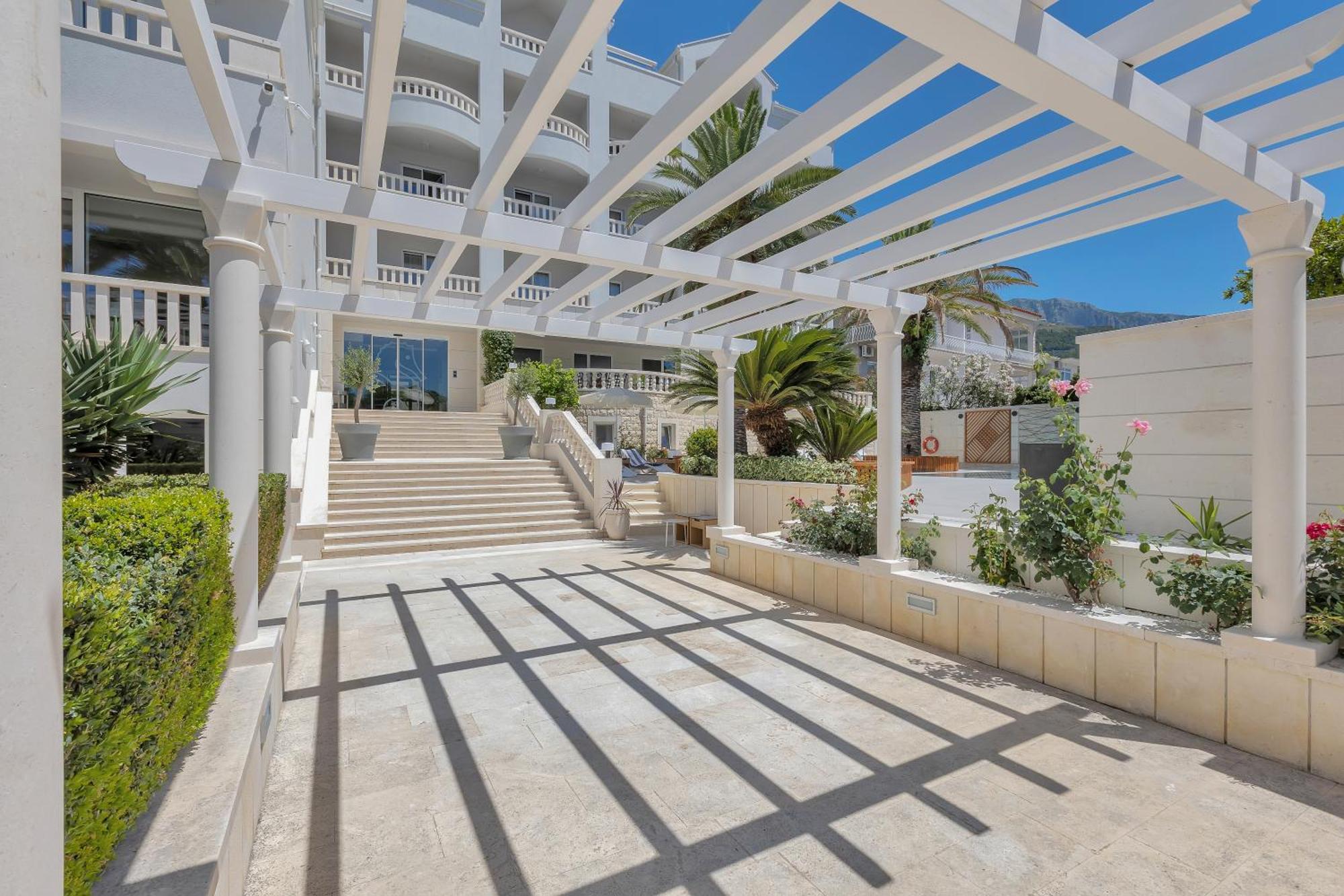 Hotel Laurentum Tučepi Exterior foto